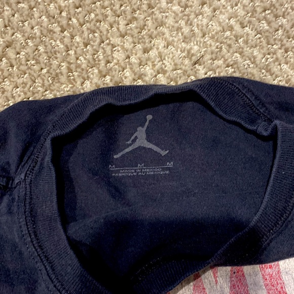 Air Jordan Tshirt - Picture 2 of 3
